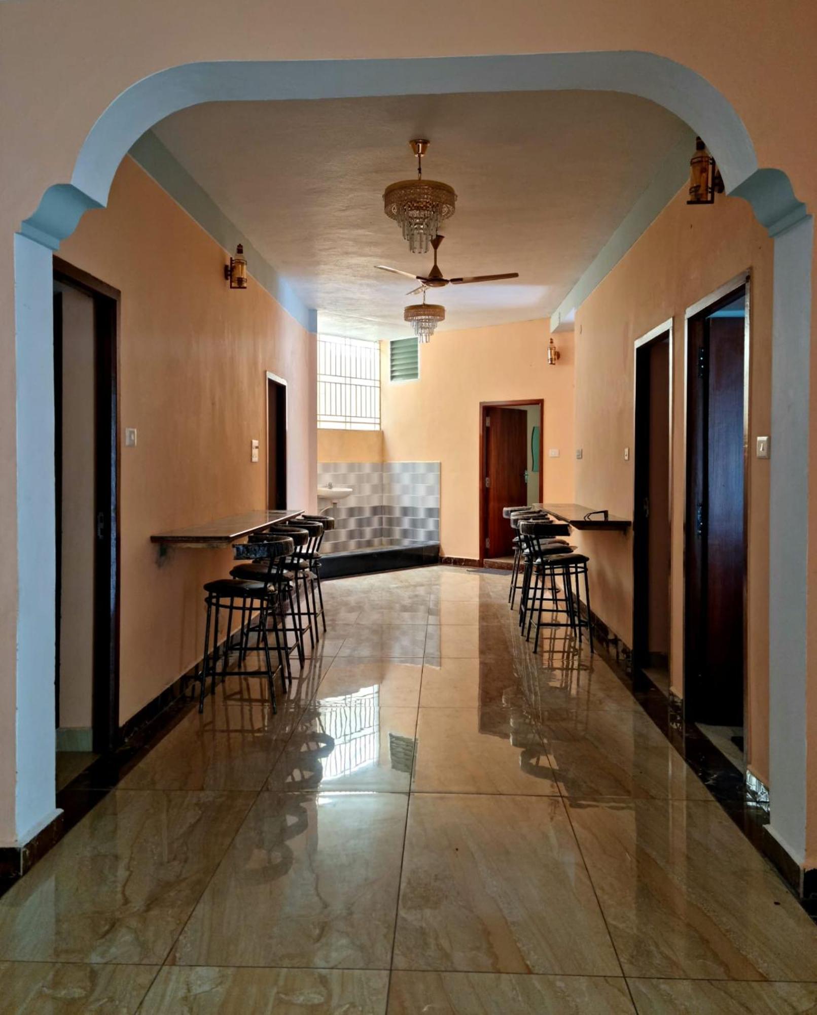 La Villa Pondi Cherie Centertownbeachauroville Pondicherry Exteriör bild